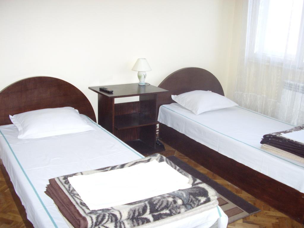 Family Hotel "May" Petritj Rum bild