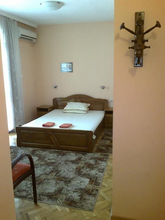 Family Hotel "May" Petritj Rum bild