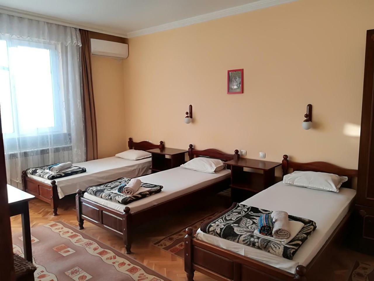 Family Hotel "May" Petritj Exteriör bild